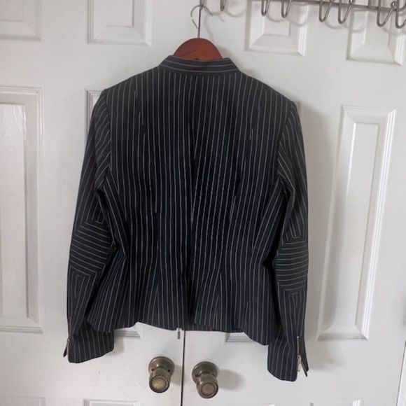 Tommy Hifliger Womens Striped Suit Striped Size 10 (Jacket) & 12 (Pants) - Picture 5 of 12
